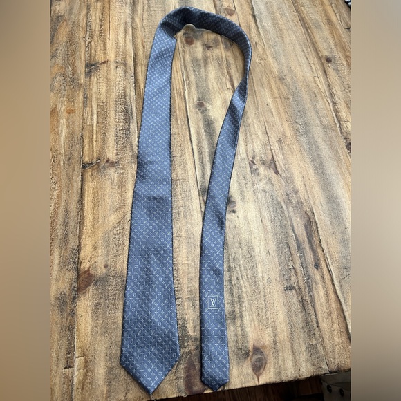louis vituton tie - Picture 5 of 6